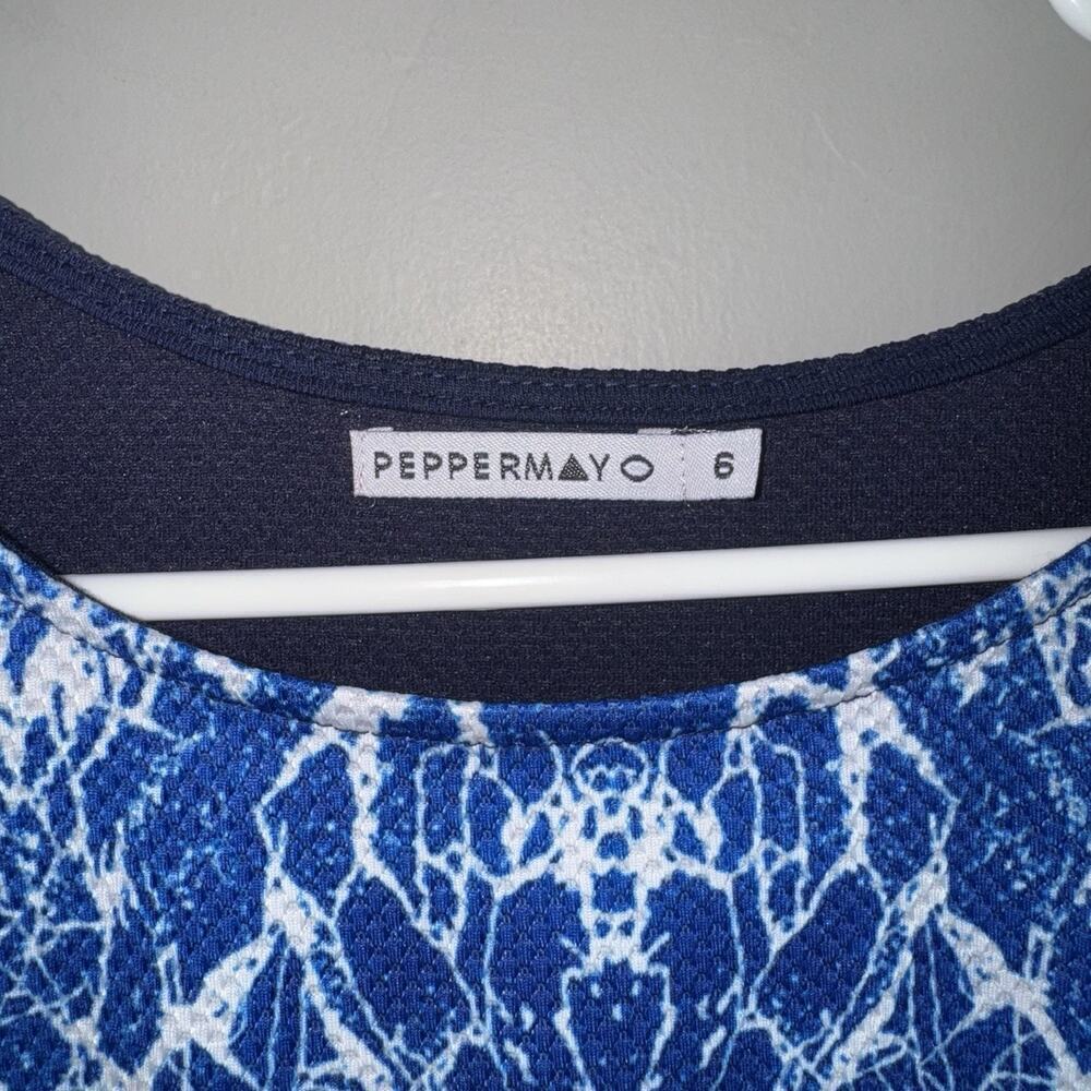Peppermayo Woman’s Long sleeve Dress Sz 6 Blue White Abstract Asymmetrical Hem - Picture 3 of 10
